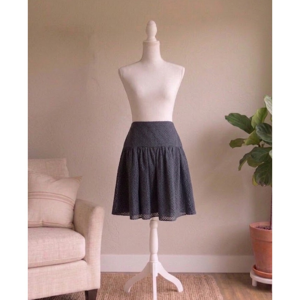 Ann Taylor Eyelet Drop Waist Pleated Skirt 10 Navy Blue Flare Dark Academia
